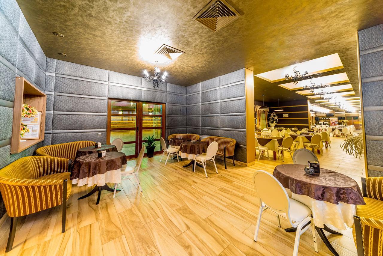 Hotel Complex Havana Tîrgu Ocna エクステリア 写真