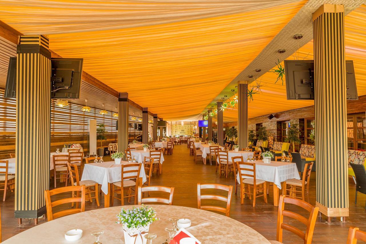 Hotel Complex Havana Tîrgu Ocna エクステリア 写真